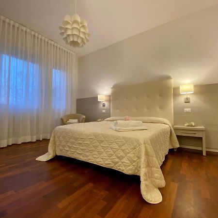 Villa Alda Suites & Rooms Cervia Buitenkant foto